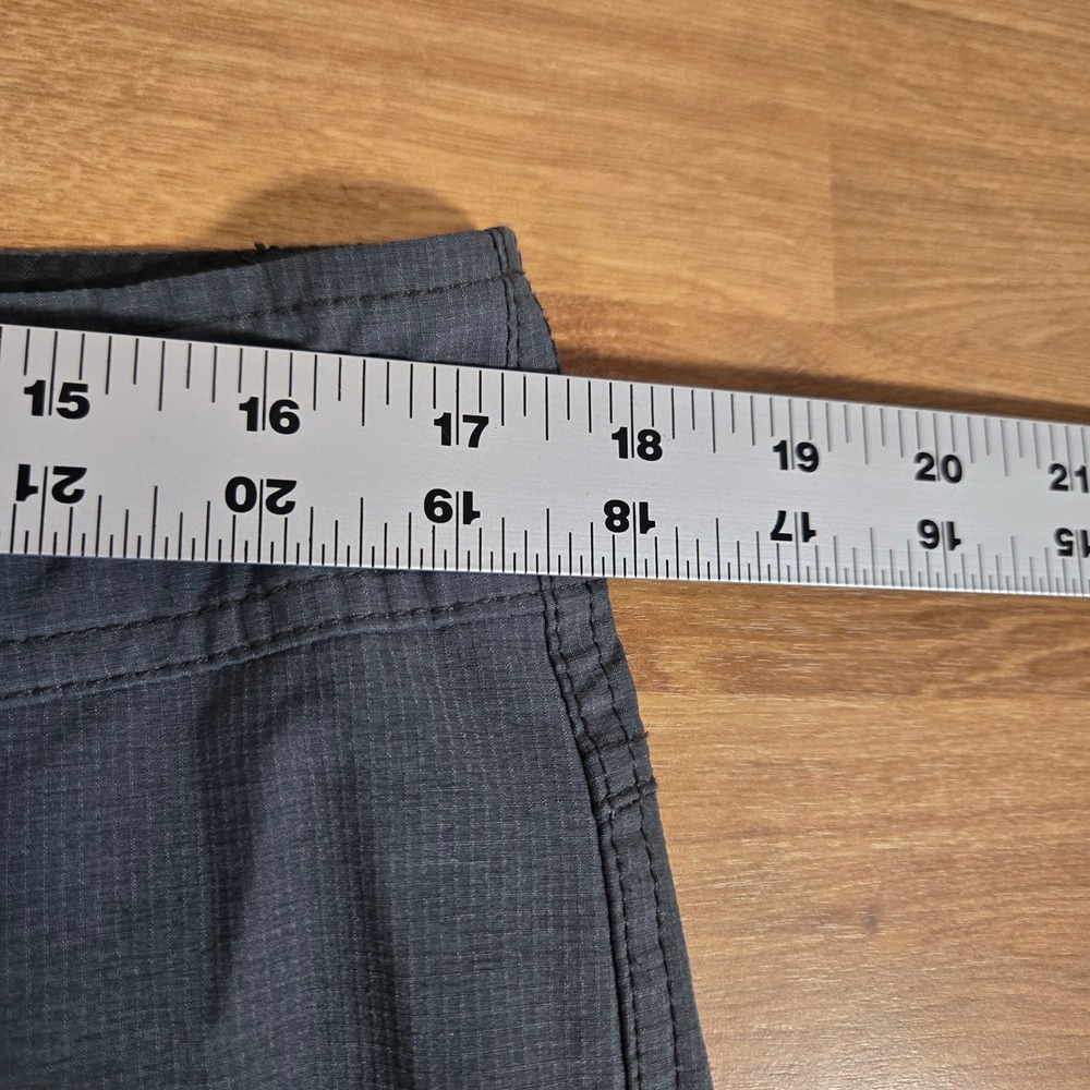 Kuhl Shorts Mens 34 Renegade Charcoal Gray Ripstop Cargo Hiking Outdoor Active - Picture 5 of 14